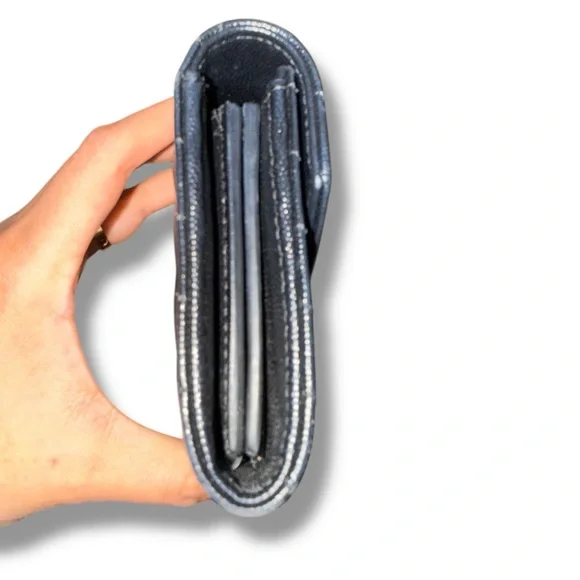 Saint Laurent Monogram Leather Wallet – With Chain Conversion Set (Preloved) - Picture 5 of 13